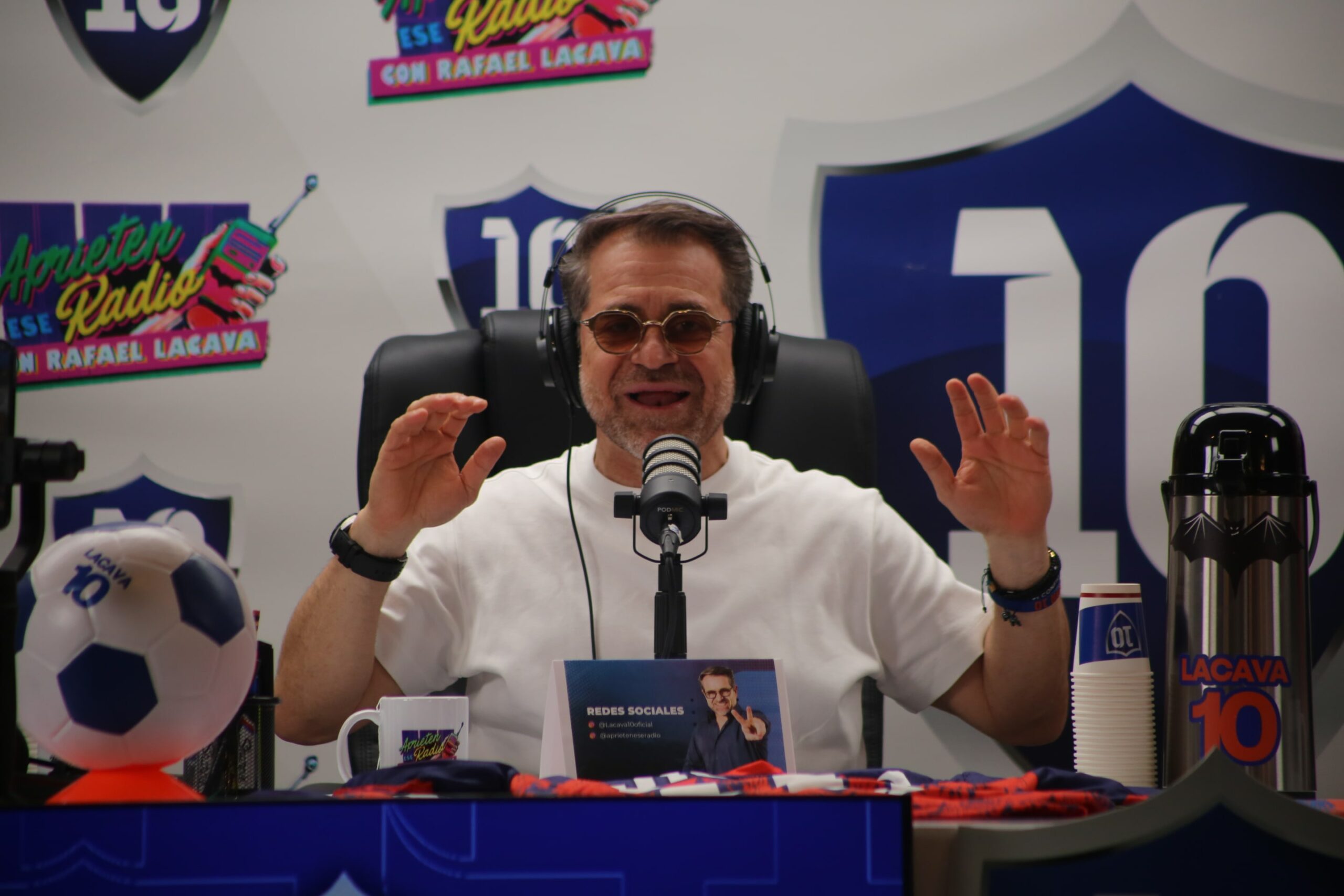 Programa Aprieten ese Radio conducido por Rafael Lacava